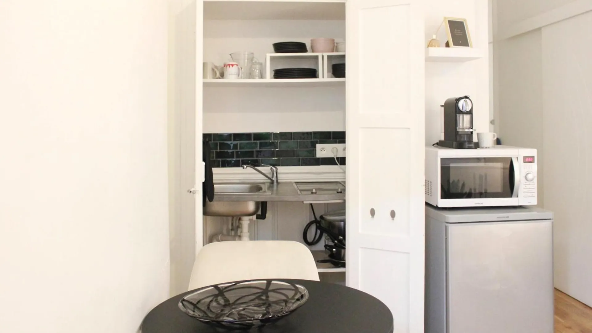 Nice And Comfortable Studio Apartment Paris