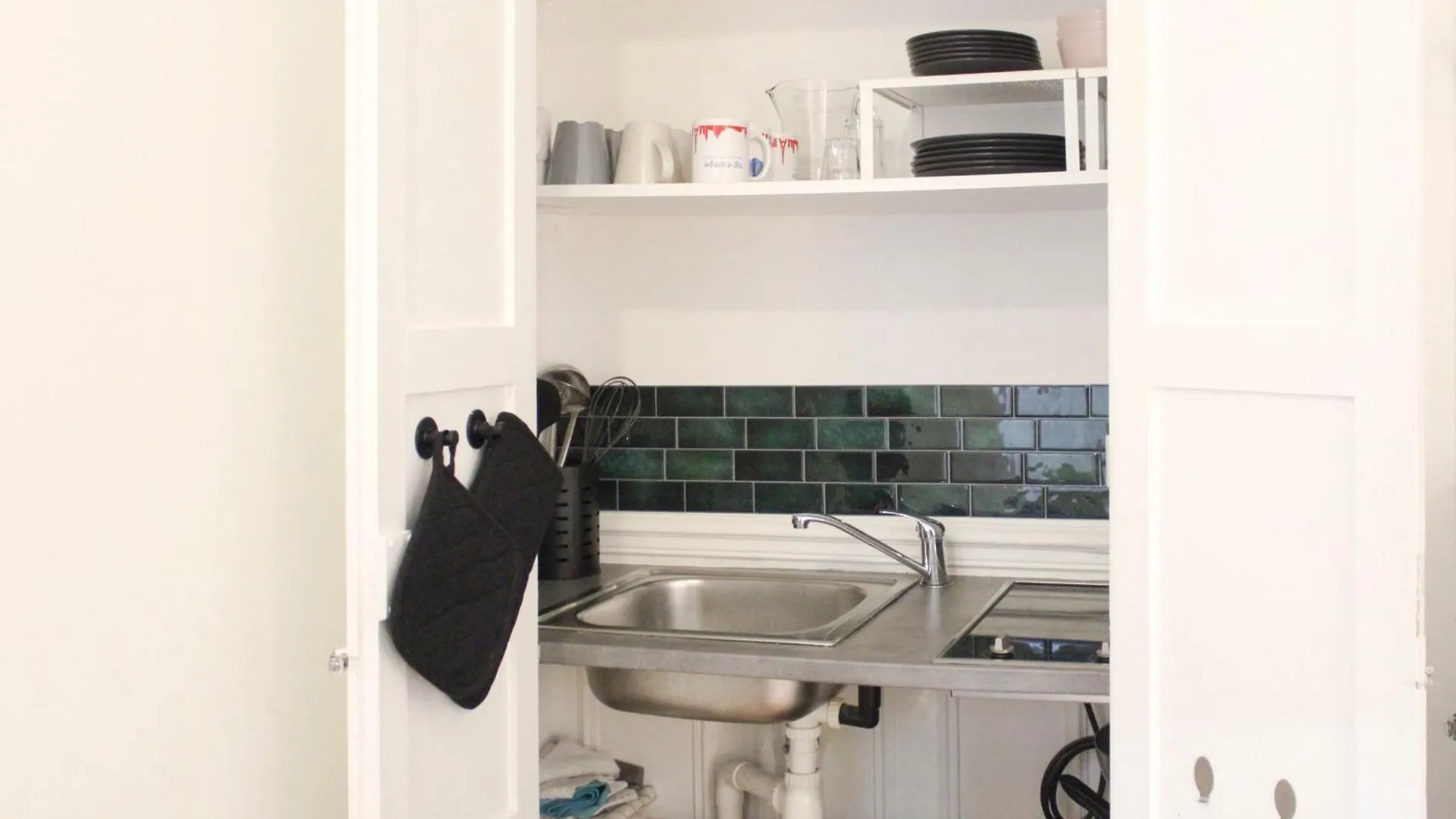 Nice And Comfortable Studio Apartment Paris France