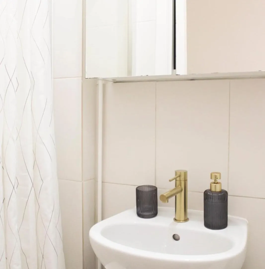 Nice And Comfortable Studio Apartment Paris
