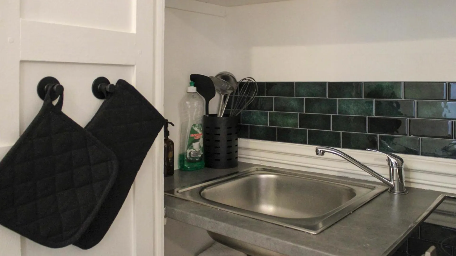 Nice And Comfortable Studio Apartment Paris France